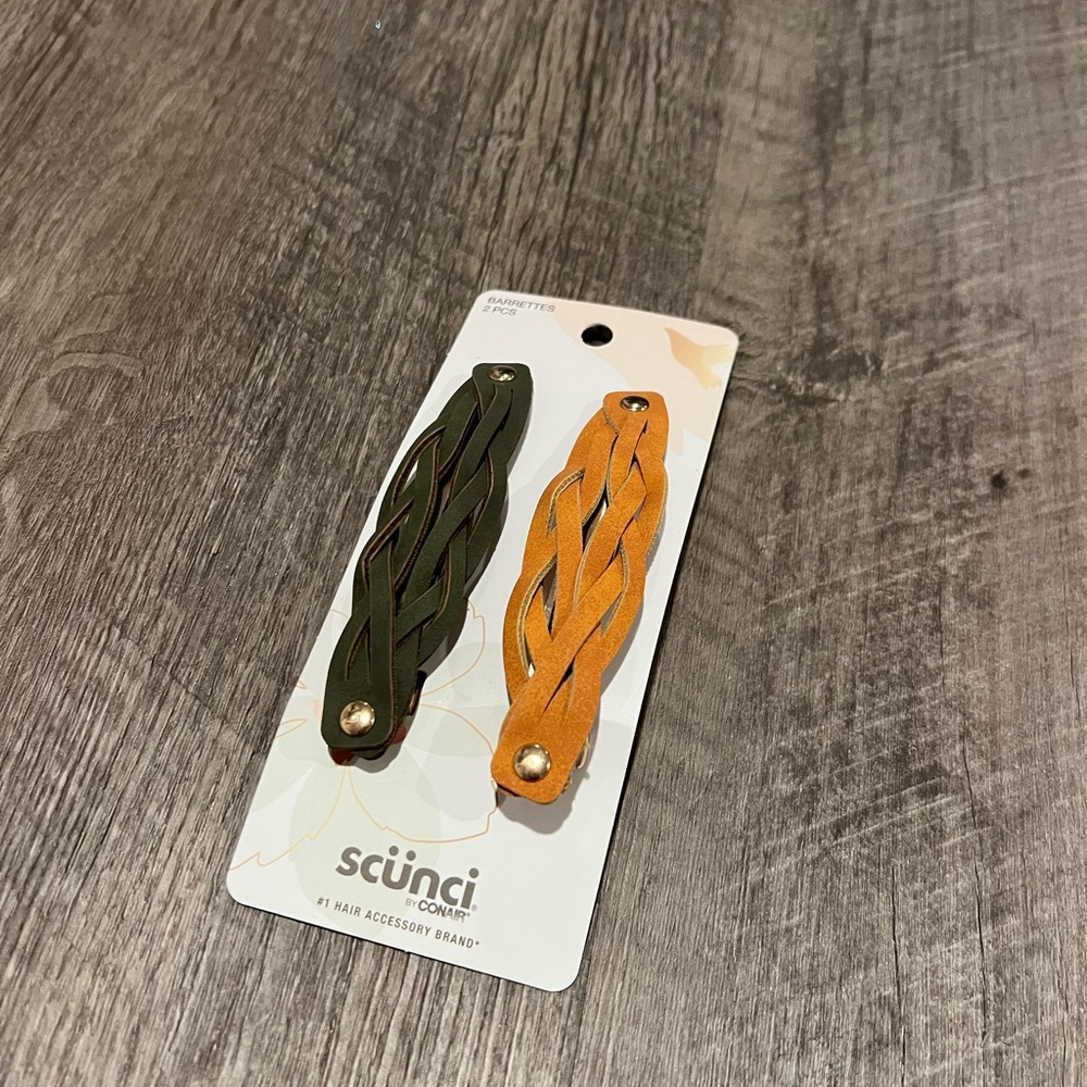 Scunci Braided Clips in Green and Tan